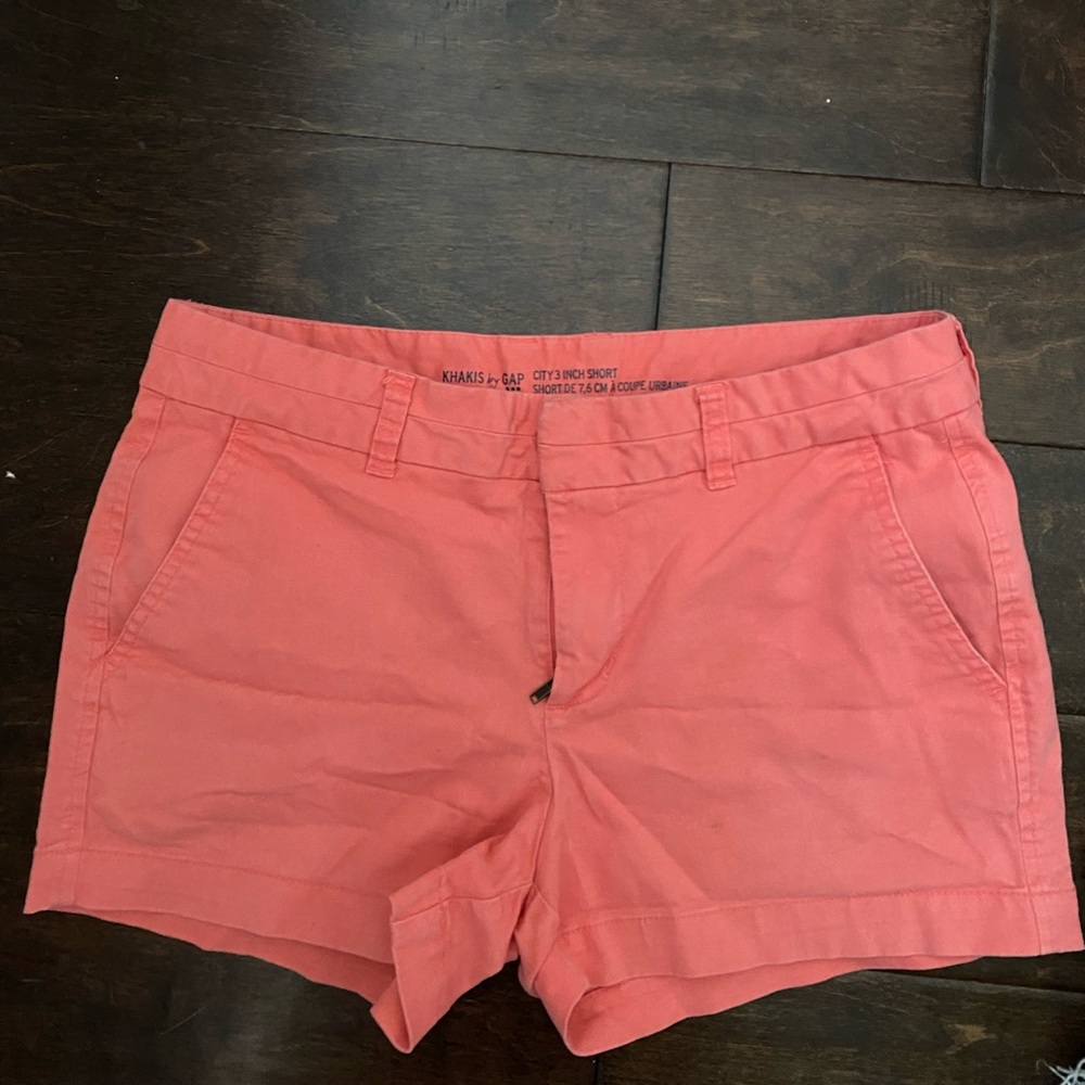 Great condition! Coral Gap Shorts Size 2!